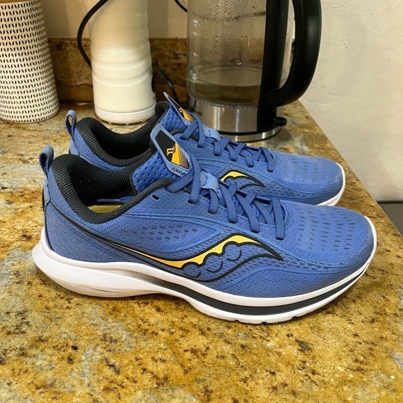 Saucony pwr run size 10 - Picture 1 of 9